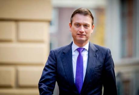 Oud-minister Zijlstra naar VolkerWessels