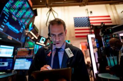 Dow Jones mất hơn 200 điểm khi lợi suất trái phiếu lại giảm