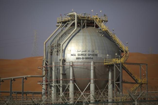 Saudis in Talks to Buy 20% Reliance Oil Refining Stake