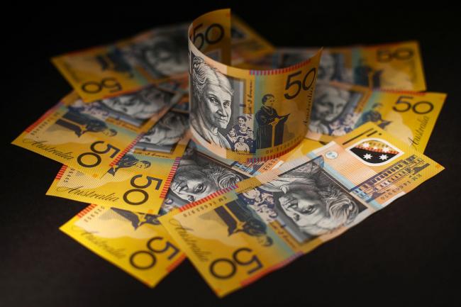 Aussie Dollar Slides to 10-Year Low as Traders Bet on Rate Cuts