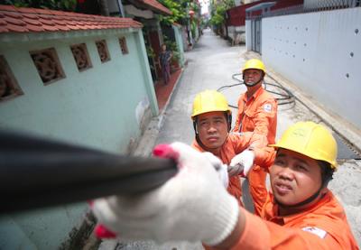 'Điện vẫn đủ cho năm 2019 nhưng giá có thể tăng'