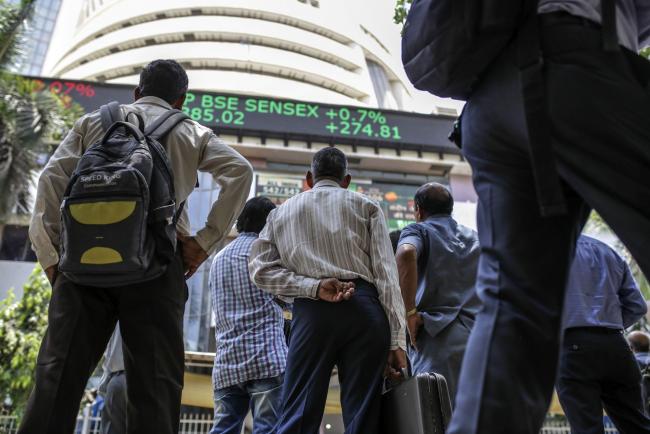 Most India Stocks Drop as Investors Weigh Risk of Slowing Growth