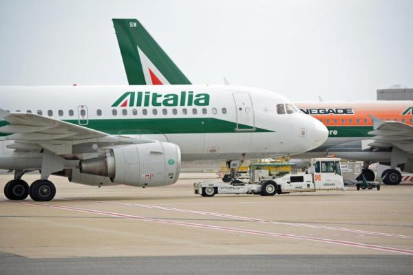 © Ansa. Alitalia: incontro commissari-a.d Fs