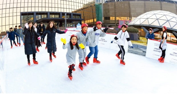 엄마, 아빠 ! 스케이트 '꿀재미'…우리 또 타러와요