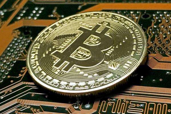 Akhir Pekan Bitcoin $12000, Minggu Depan Bakal Ada Kejutan? - Investing.com Indonesia