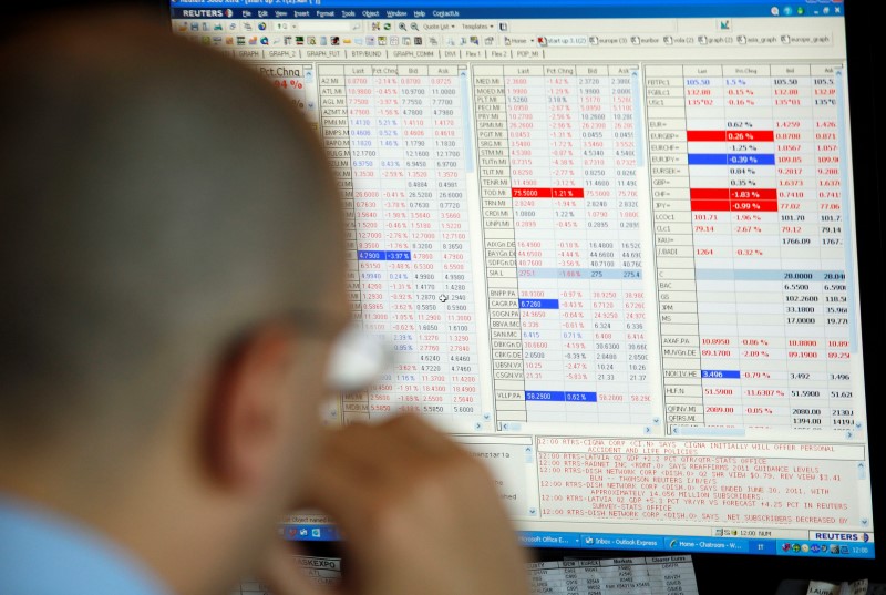 © Reuters. Dashboard of Japanese stocks with a stake in Olympics' success