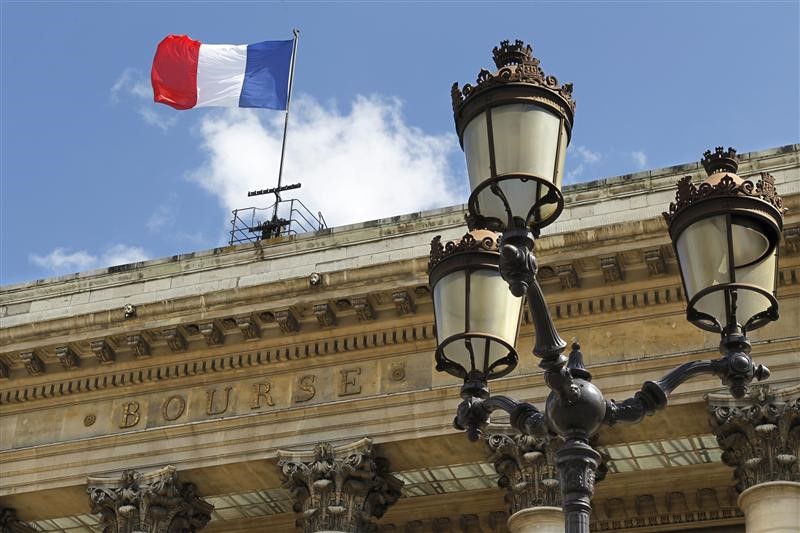 © Reuters.  France stocks lower at close of trade; CAC 40 down 0.86%