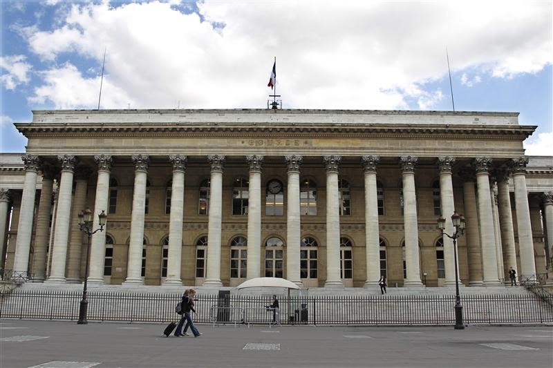 © Reuters. France stocks higher at close of trade; CAC 40 up 1.07%