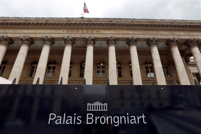 © Reuters. France stocks lower at close of trade; CAC 40 down 0.62%