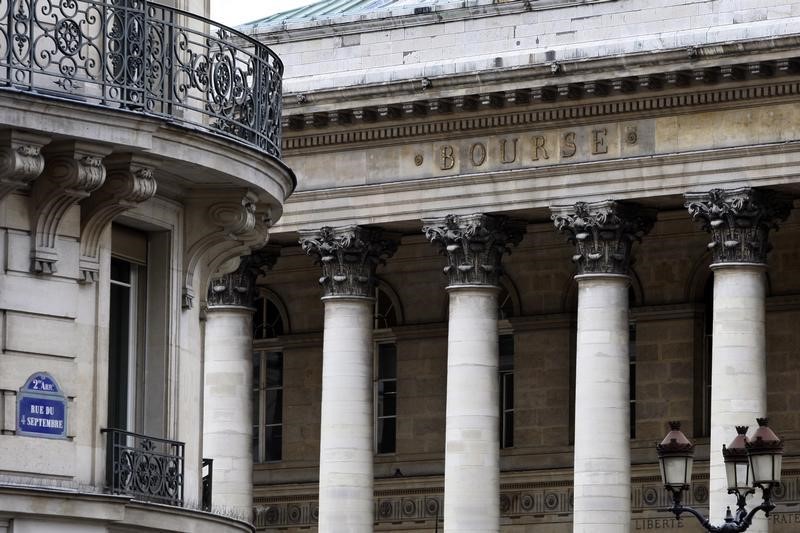 © Reuters. France stocks higher at close of trade; CAC 40 up 0.07%