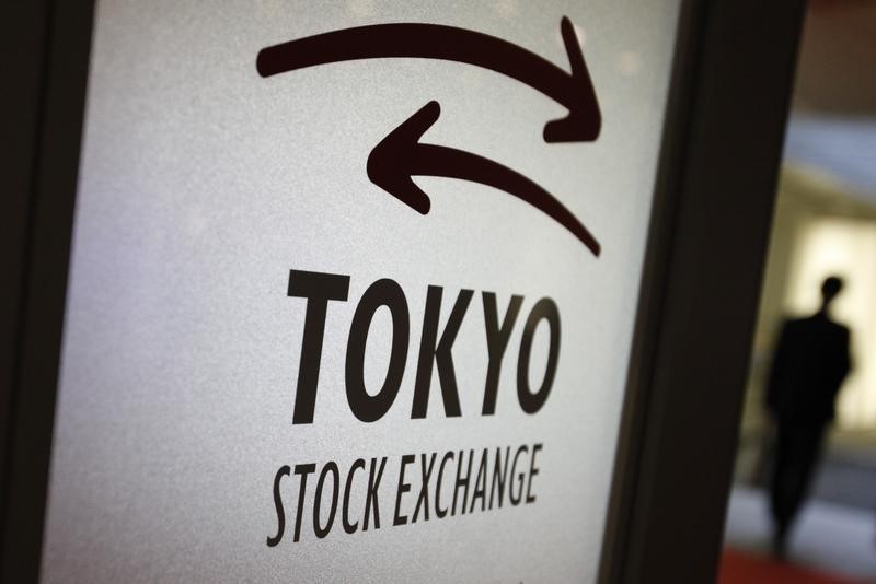 © Reuters. Japan stocks higher at close of trade; Nikkei 225 up 0.13%