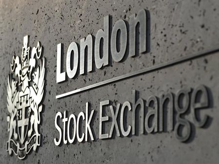 مؤشرات الأسهم في المملكة المتحدة هبطت عند نهاية جلسة اليوم؛ Investing.com بريطانيا 100 تراجع نحو 0.20%