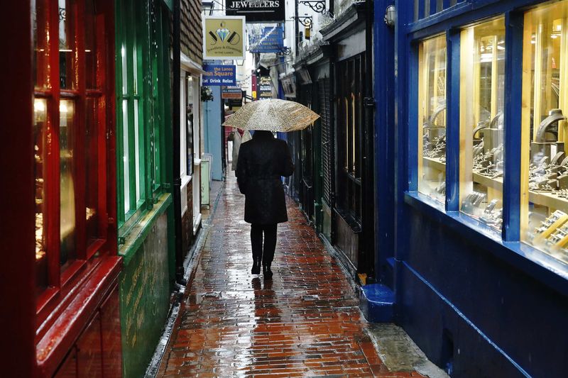 © Reuters. UK retailers suffer worst October since 2008: BRC