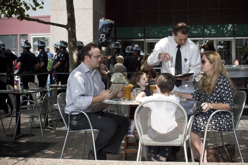 © Reuters. Pandemic Aside, 6,500 New U.S. Restaurants Opened Last Month
