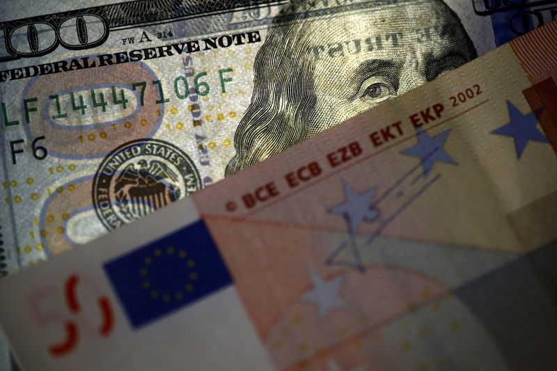 © Reuters.  Forex - EUR/USD naik pada akhir sesi AS