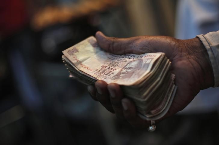 © Reuters. India Central Bank Gets `Mojo' Back as It Warns of Budget Risks
