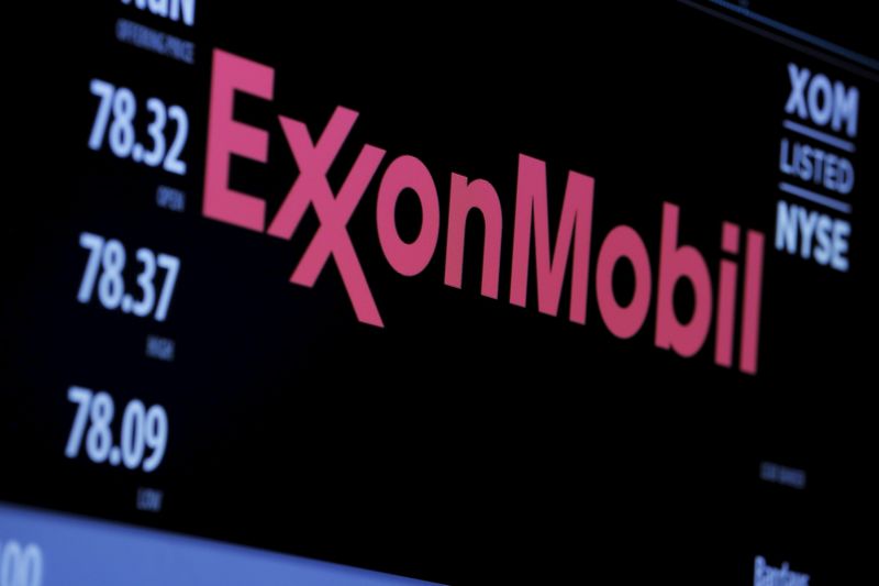 © Reuters. Exxon Mobil Earnings, Revenue Beat in Q3