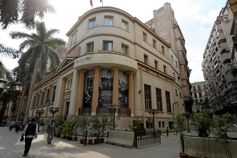 © Reuters. Egypt issues new rules on buying treasury stocks in bid to support market