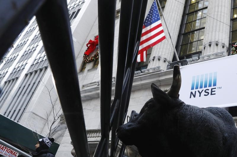 © Reuters.  U.S. stocks mixed at close of trade; Dow Jones Industrial Average down 0.06%