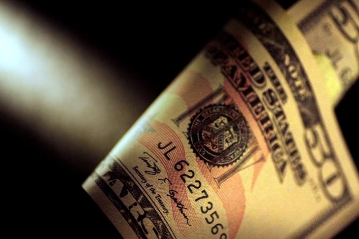 Dollar Down, Riskier Currencies Benefit as Risk Sentiment Improves