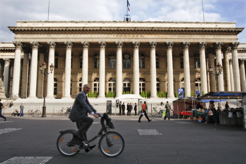 © Reuters. France stocks higher at close of trade; CAC 40 up 0.08%