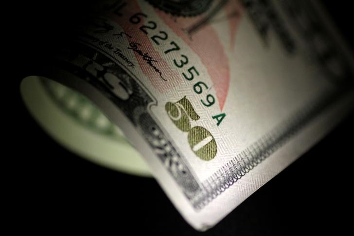 Forex - Dollar Pushes Higher as Trade Tensions Remain Elevated