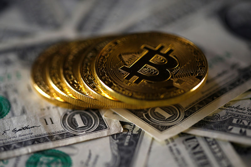 © Reuters.  Bitcoin Dips Below 8,607.1 Level, Down 0.67%