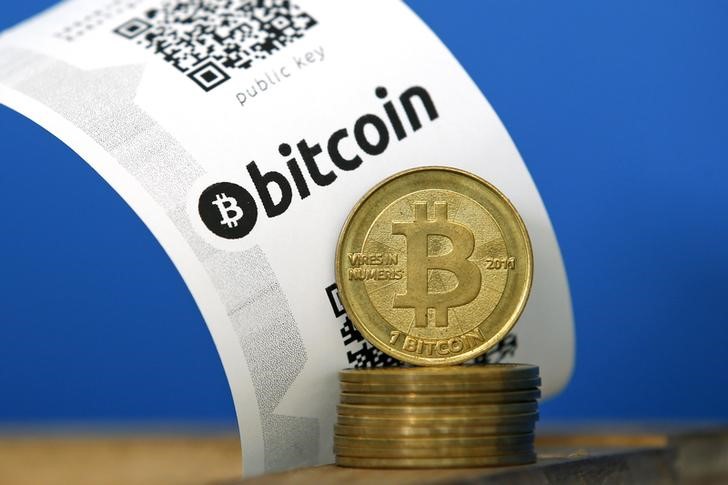 © Reuters.  Bitcoin Falls 11% In Rout