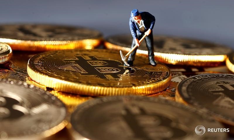© Reuters.  Bitcoin and other cryptos slipped on Thursday. 