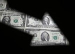 Il dollaro oscilla, Evans parla di una lunga pausa degli interventi sui tassi