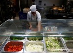 Expansão de serviços no Brasil perde força em fevereiro com entrada menor de novos pedidos, aponta PMI