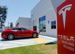 Tesla e Beyond Meat schizzano nei premarket; crollo di BAT