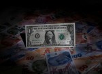 نزيف الليرة مستمر والأتراك يحصنون أنفسهم بالدولار