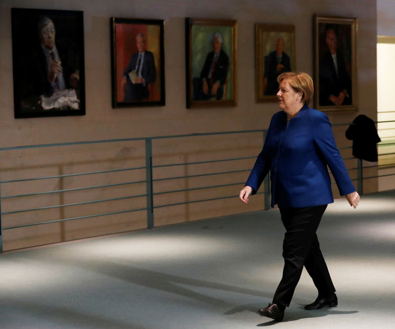 &copy; Reuters. Merkel distances herself from fiscal policy of no new borrowing