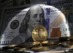 Рубль уступает доллару и евро на открытии торгов