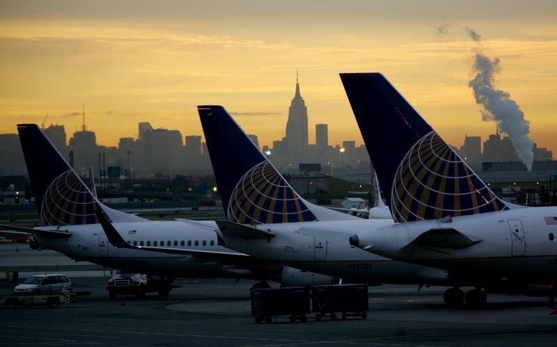 © Reuters. United Airlines in talks with U.S. officials about financial support