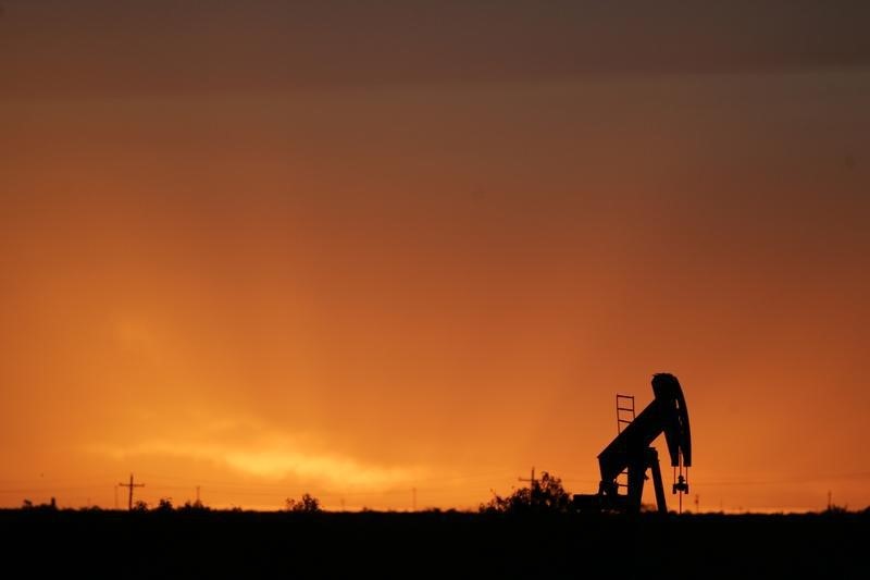 © Reuters. Petróleo fecha em queda após comitê da Opep+ alertar para desaceleração