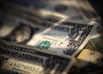 Forex - Dollar Maintains Strength as Virus Cases Grow