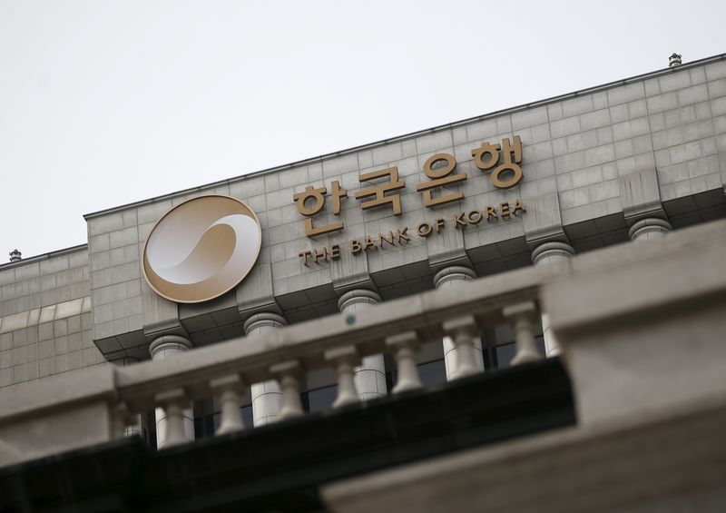 Bank of Korea Lee Flags ‘Orderly’ Policy Exit Amid Recovery