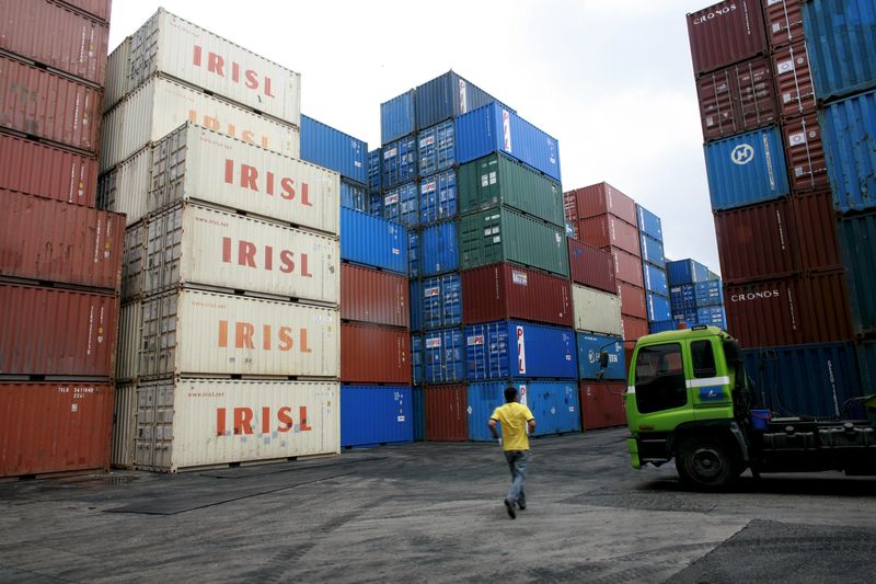 © Reuters.  U.S. Goods-Trade Gap Swells to Second-Biggest on Record