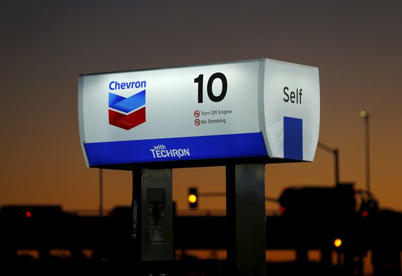 © Reuters. Chevron Stock Falls 13%