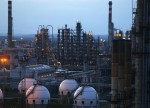 UPDATE 8-Oil eases as focus shifts from Iran tensions to U.S. crude build