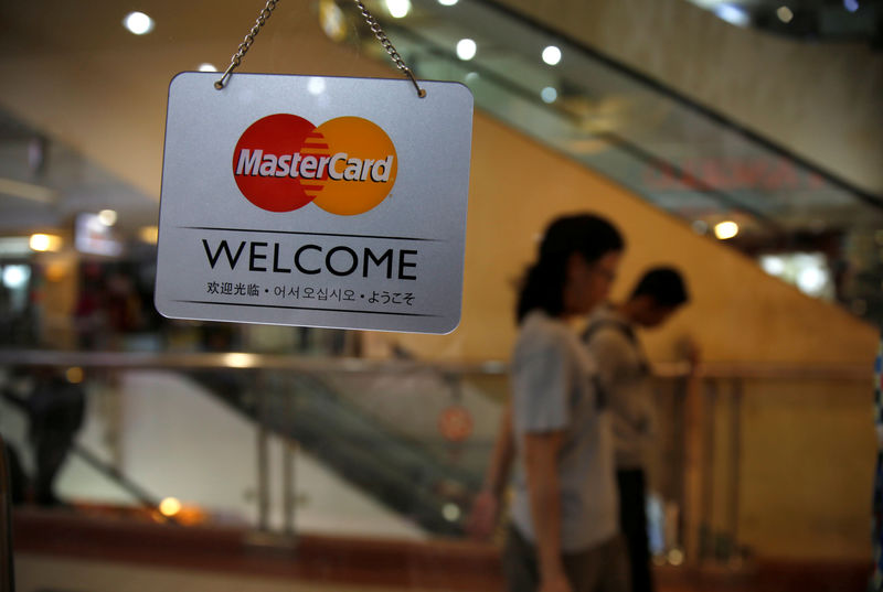 © Reuters. Mastercard Stock Falls 5%