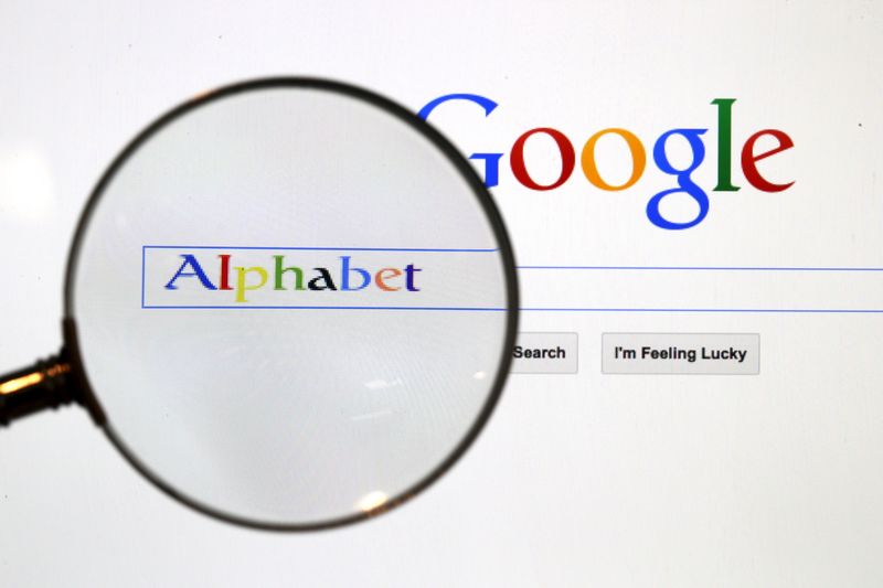 © Reuters. EU plan to raise taxes for global internet firms hits snag