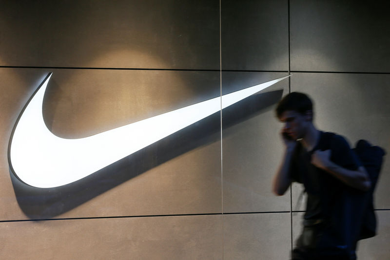 © Reuters. Nike Stock Falls 4%