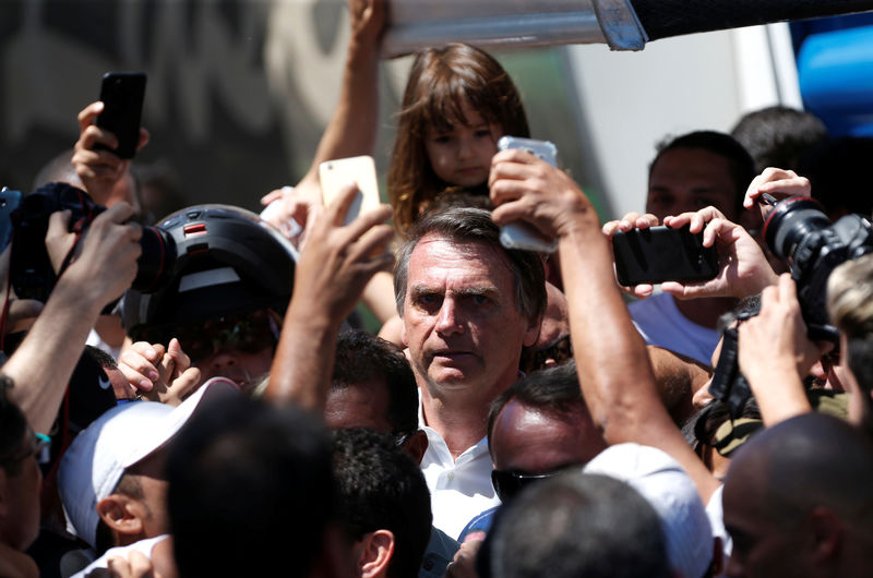 Bolsonaro entrega 307 títulos de terra no MS