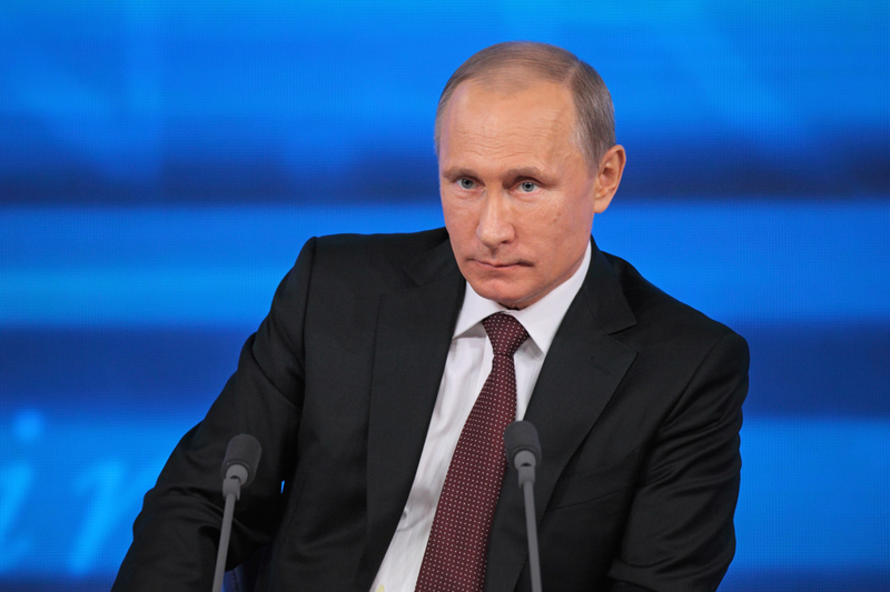 Putin Wants to 'Break' With the Dollar But Dumps Euros Instead