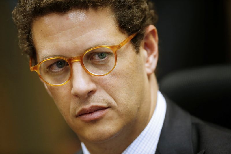 Ministro do Meio Ambiente é alvo de operação da PF sobre setor madeireiro