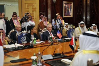 أسواق العالم تحصي اعتمادها على أموال الخليج مع استمرار الخلاف القطري