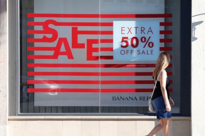 U.S. retail sales fall for second straight month